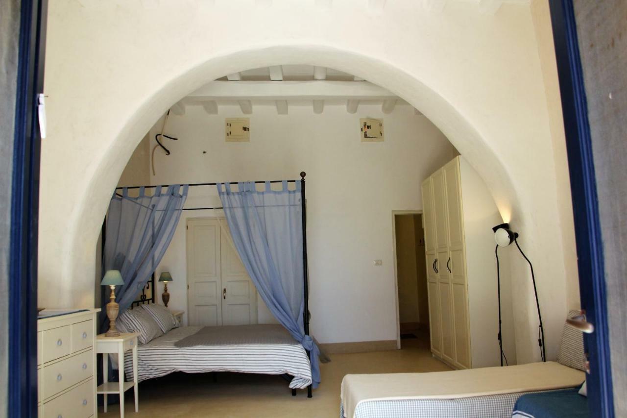 Alicudi Giardino Dei Carrubi- Al Gradino 365 Bed & Breakfast Exterior photo